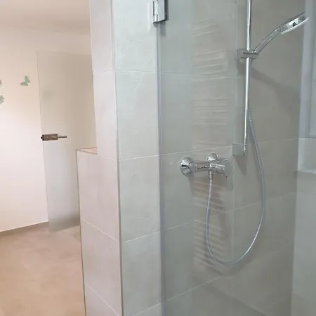 Schone, Ganz Neue Wohlfuhl-wohnung Appartement